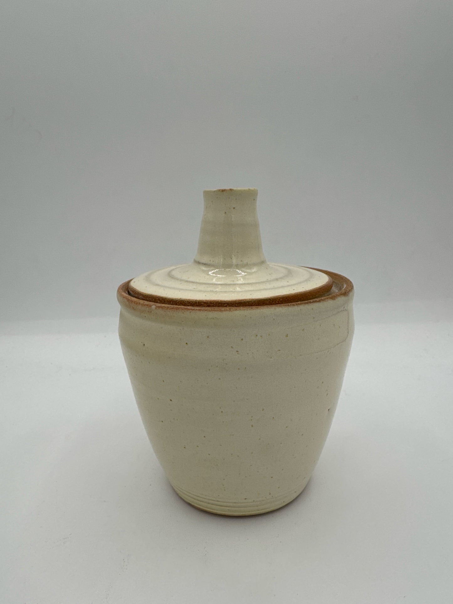 Covered Stoneware Sugar Bowl in Off-White