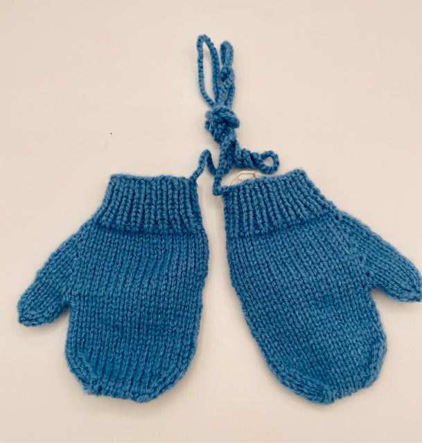 2-4 Y Blue Acrylic Knit Mittens with String