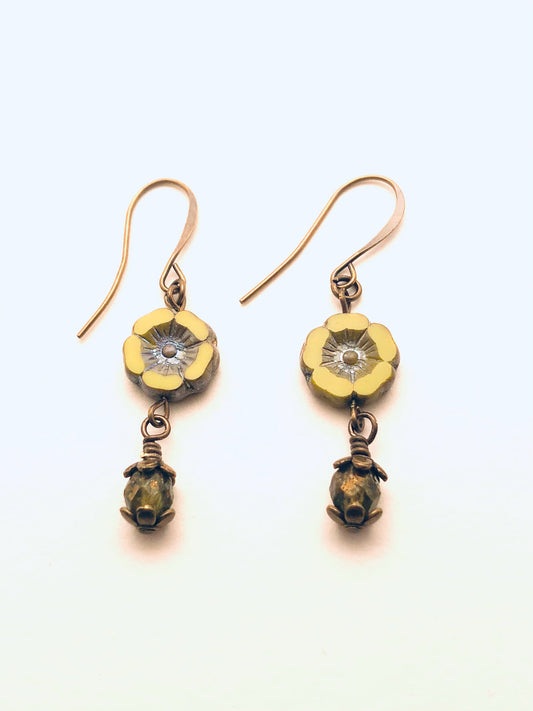 Czech Glass Earrings, Round Light Green Flower