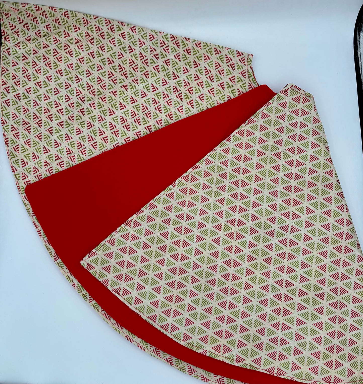 Red Green Geometric on White Tree Skirt