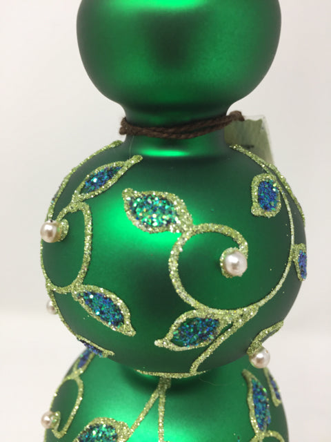 Green Finial with Pearls