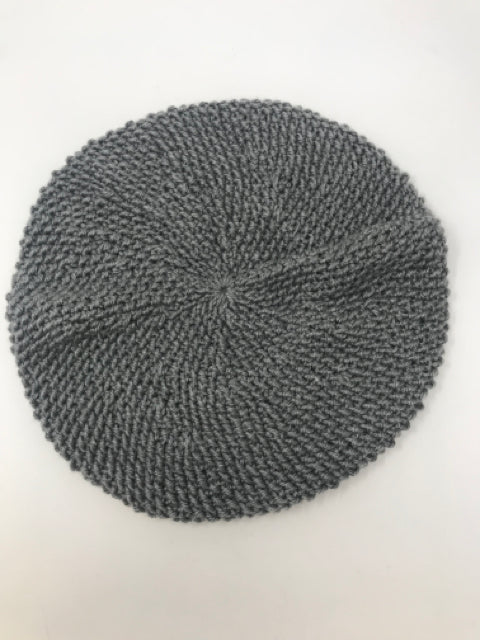 Gray Acrylic Seed Stitch Knit Beret Hat