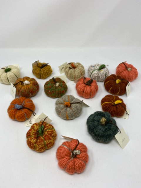 Medium Knit Pumpkin
