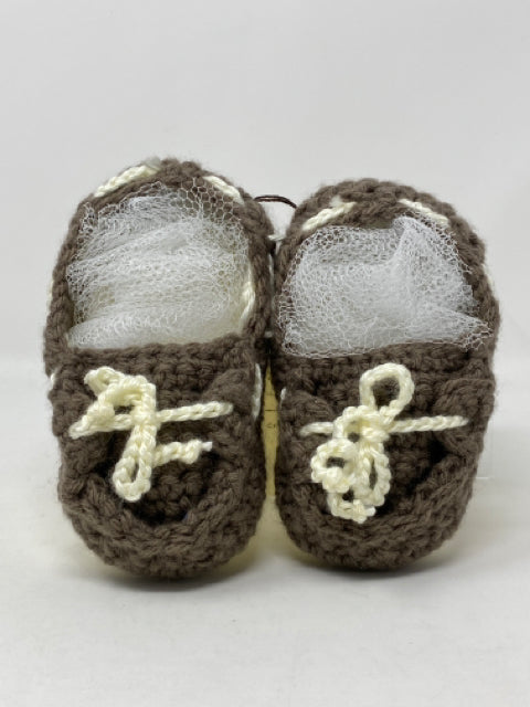 3 Y Brown Crocheted Acrylic Deck Shoes